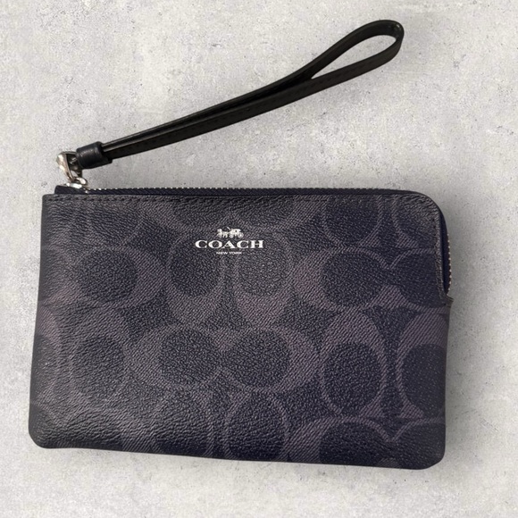 Coach Handbags - Coach leather signature wristlet